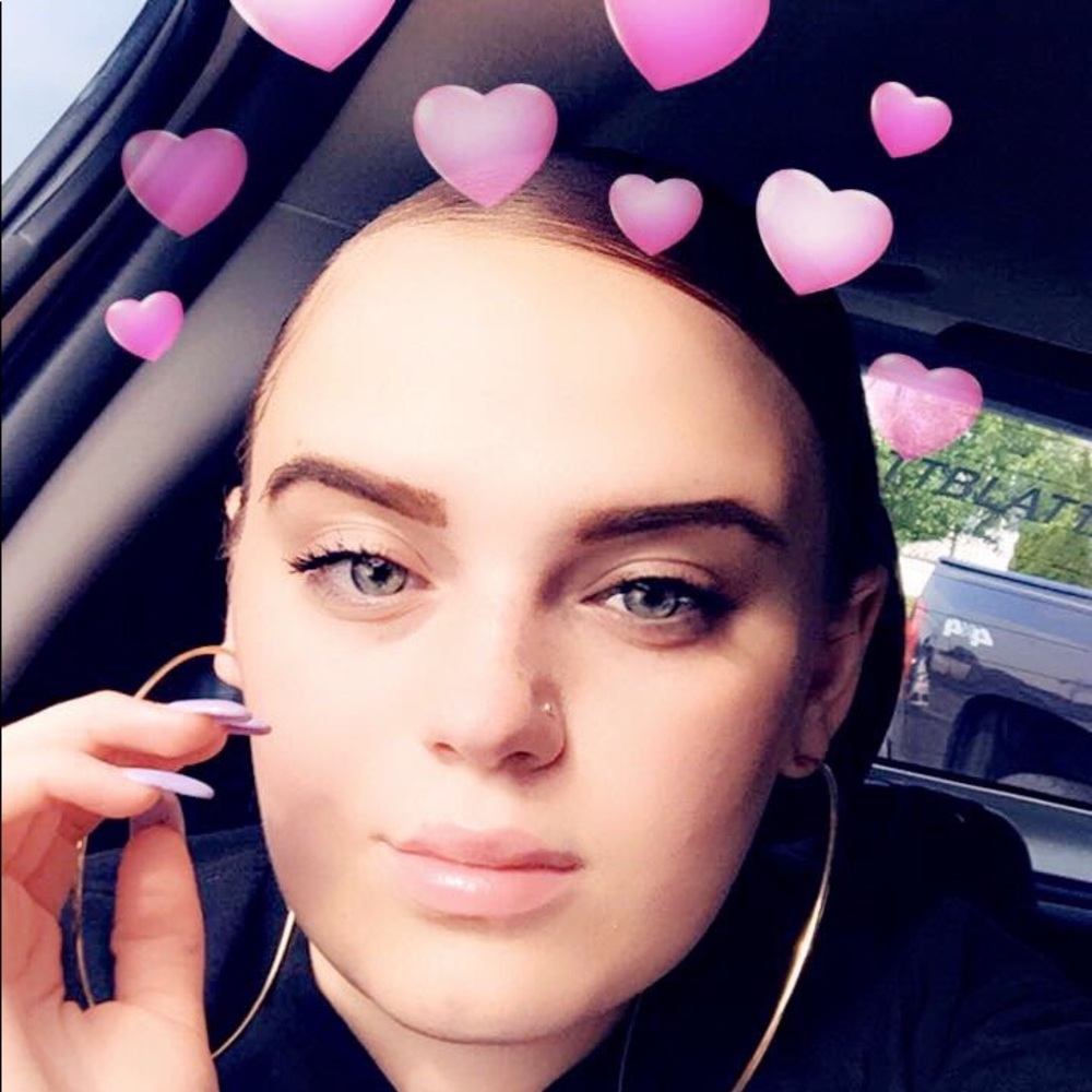 Meet your Posher, Marissa